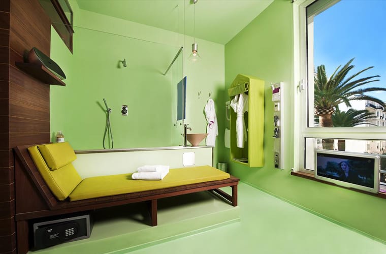Hi Hotel in France